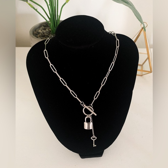 Stainless steel paperclip heart lock necklace - Picture 2 of 5